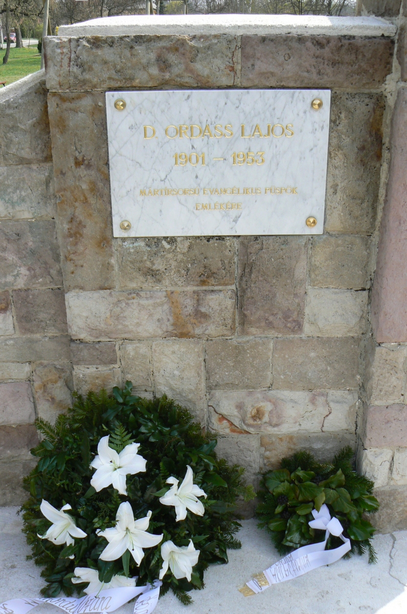 Ordass Lajos emléktábla