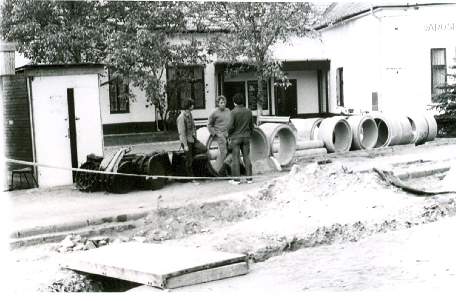 Csatornázás a Kossuth utcában