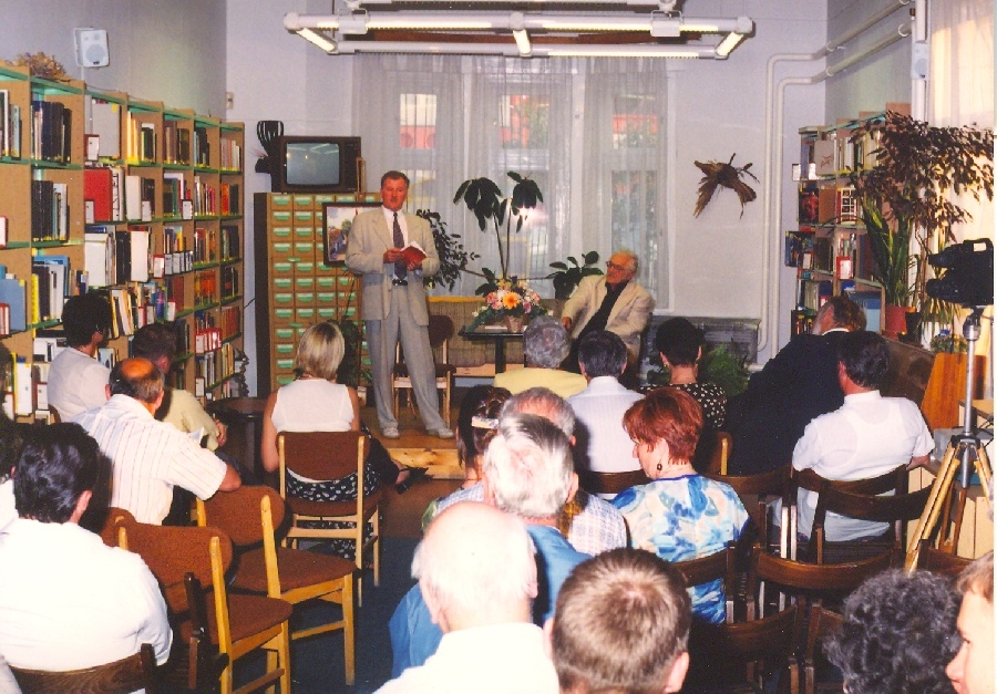 Sipos Károly könyvbemutatója a könyvtárban II.