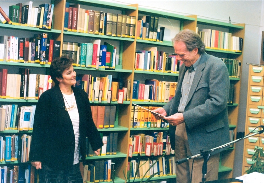 Görgey Gábor a könyvtárban