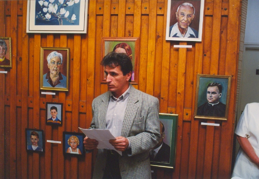 Tónió a könyvtárban