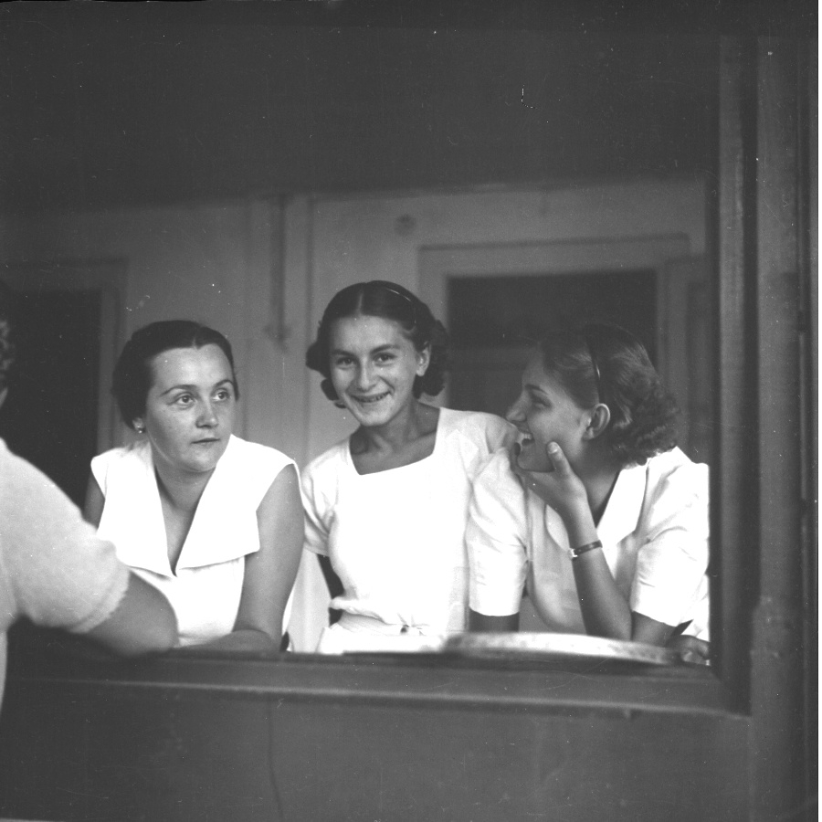 Mária, Gizi és Gombolai Mica