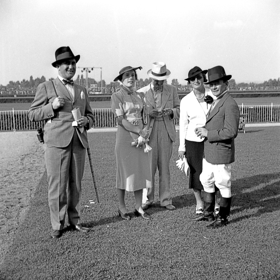 Esch-ék a oesti lóversenyen