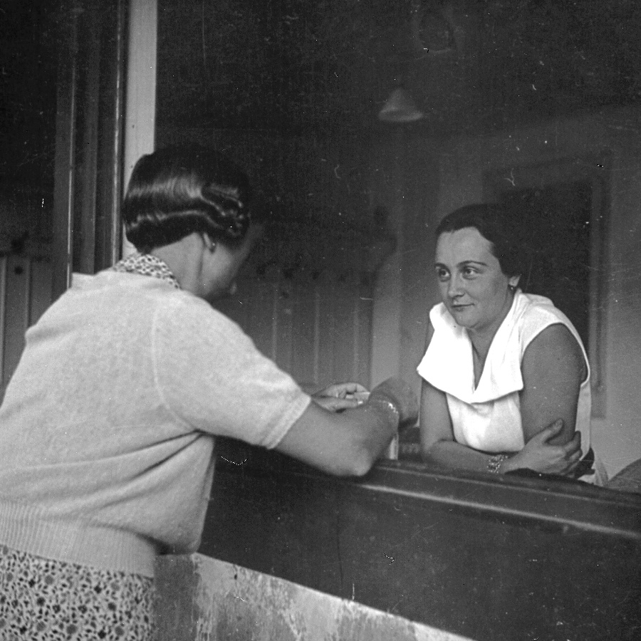 Gombolainé és Schejbalné