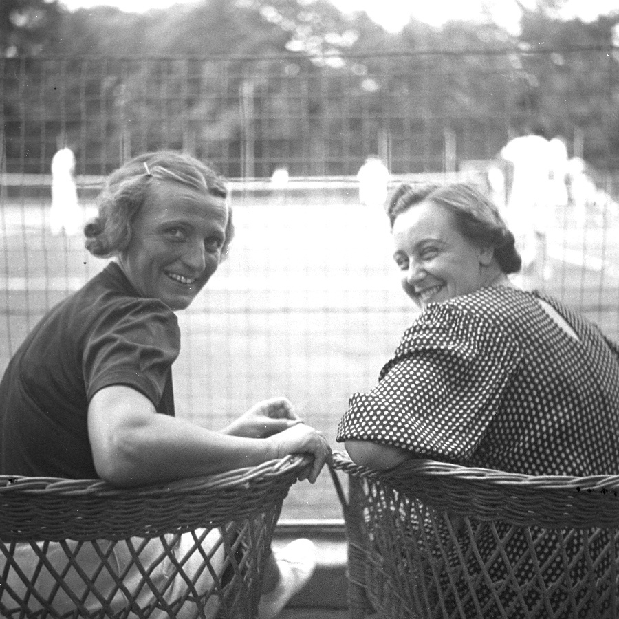 Eschné és Gombolainé