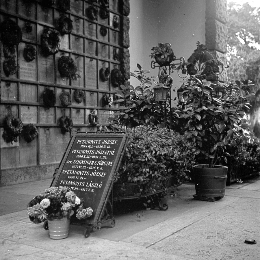Petanovits sírbolt