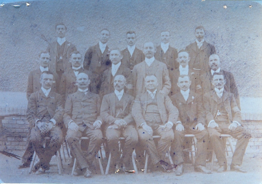 Jóbarát asztaltársaság