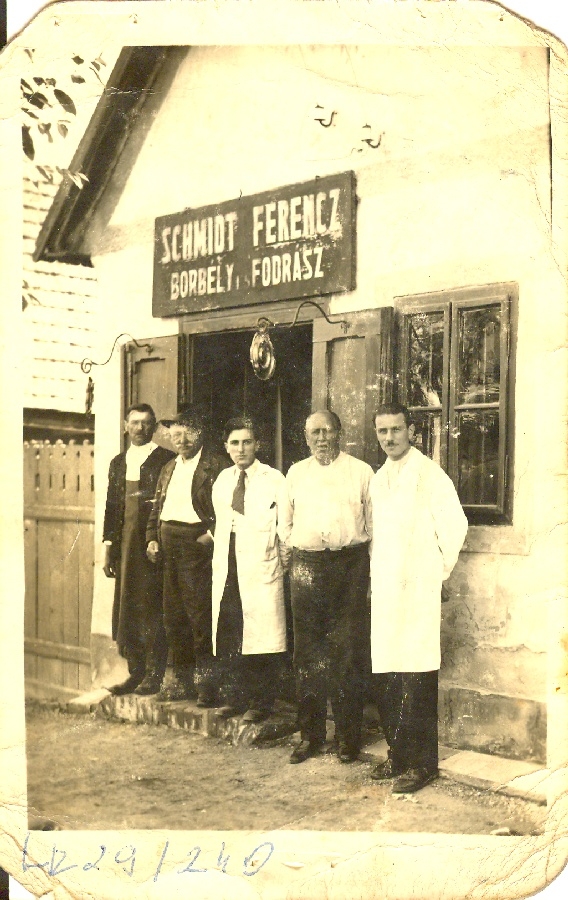Schmidt Ferenc borbély és fodrász
