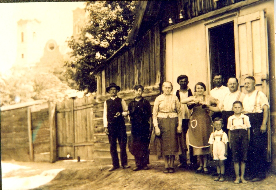 Kiskocsma a piactéren