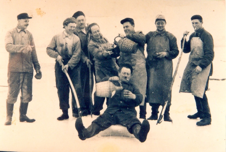 Jégkitermelés a beállt Dunán