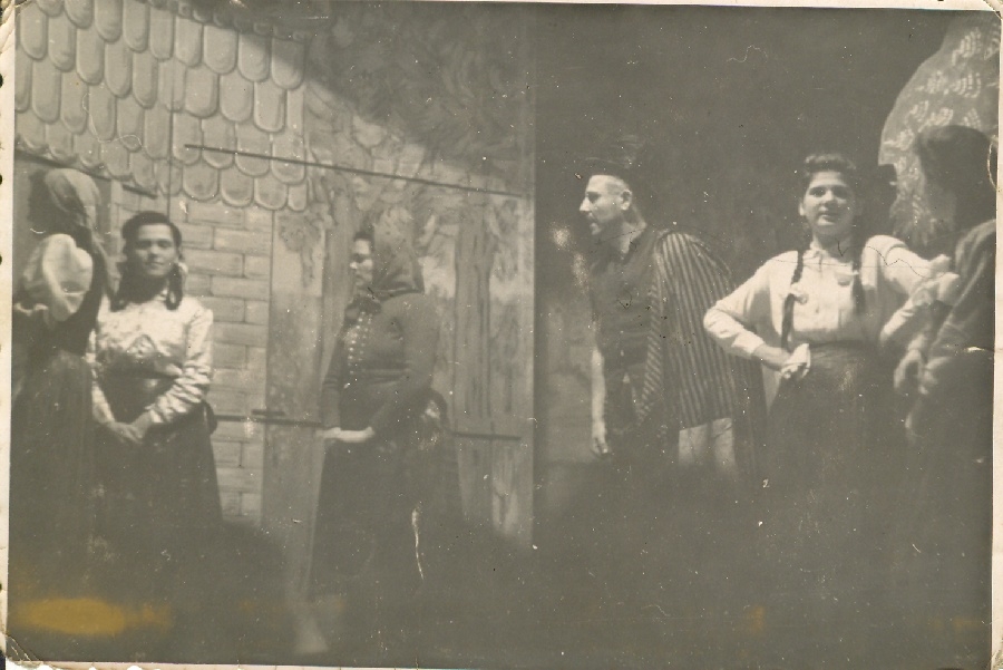 Az Iparoskör színjátszó csoportja