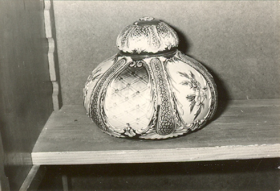 Majolika lámpaernyő