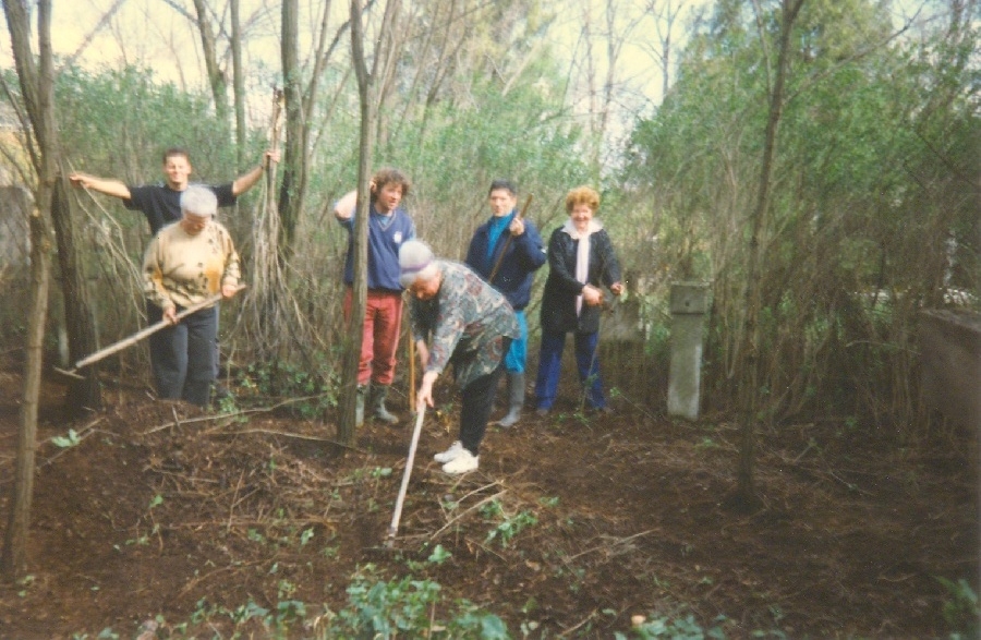 Pejáchevics sírkert rendbetétele