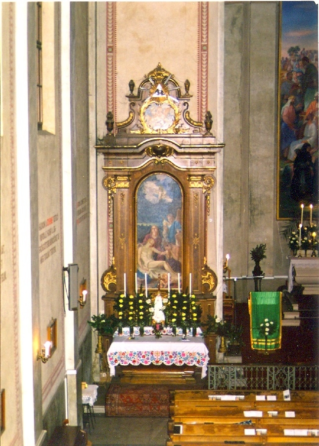 Templombelső: Mária oltár