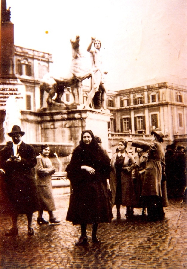 B. Száraz Györgyné