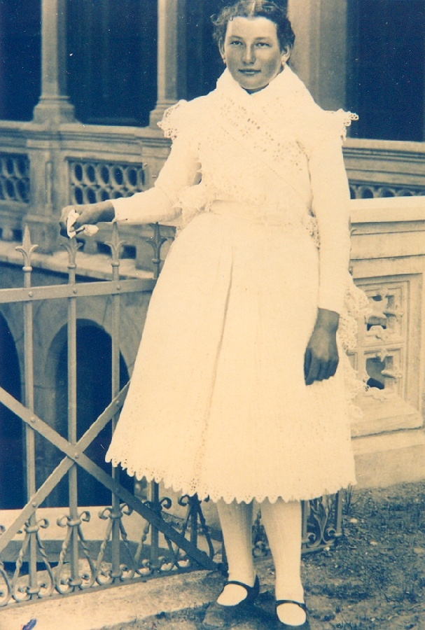 Ünnepi leány népviselet