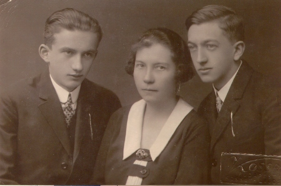 id. Dr. Gerbert Ottóné fiaival