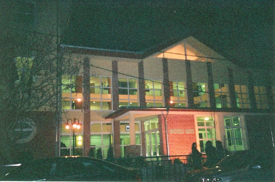 Felavatott iskolaépület