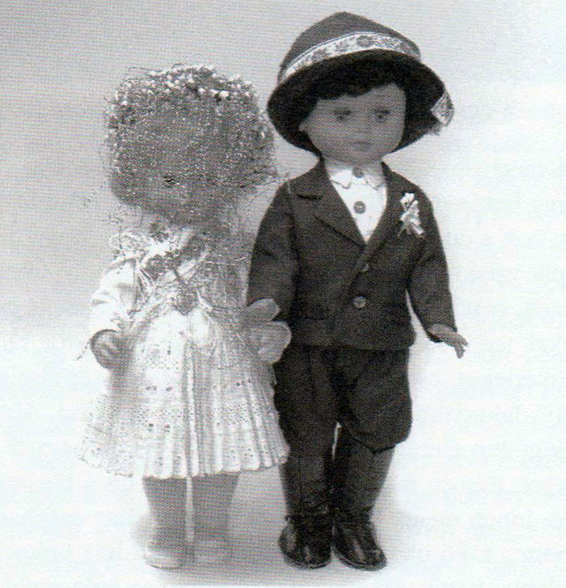 Keszi babák esküvői viseletben